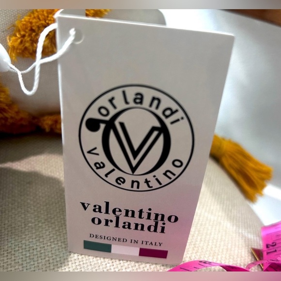 π VALENTINO ORLANDI host appreciation for poshers lux designer show - Picture 4 of 8